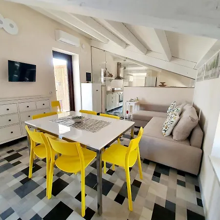 Boutique House Anna Franzo Apartahotel 3*
