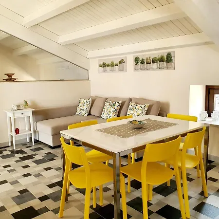 Boutique House Anna Franzo Aparthotel 3*