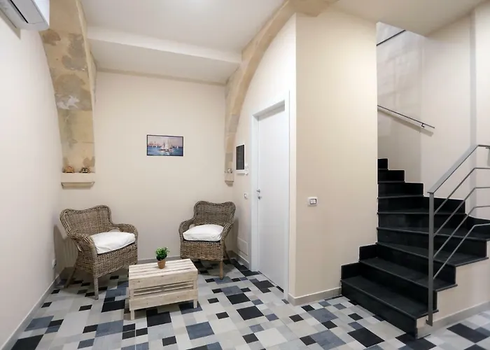 Apartahotel Boutique House Anna Franzo 3*