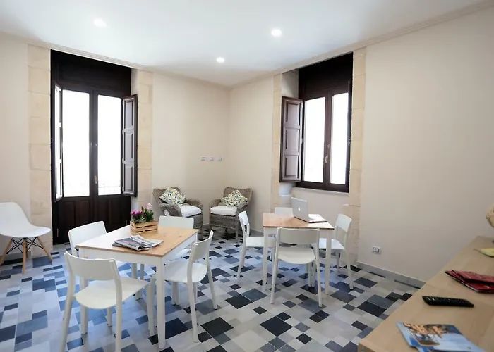 Apartahotel Boutique House Anna Franzo 3*